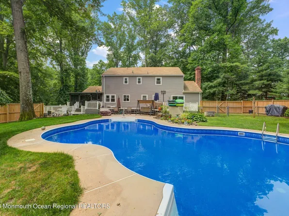 9 Lefferts Court, Middletown, NJ 07748