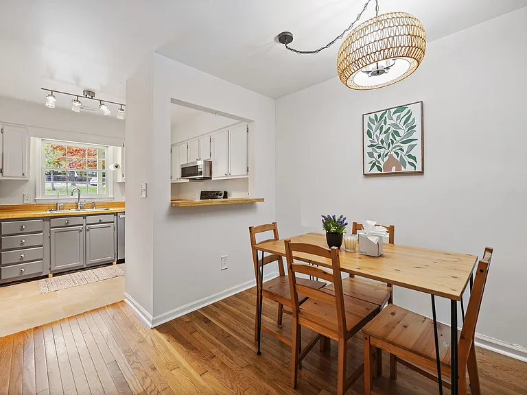 126 Shady Spring Pl — Photo 3