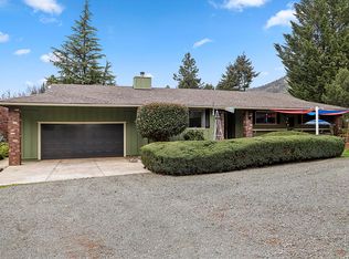 380 Summit Loop, Grants Pass, OR 97527