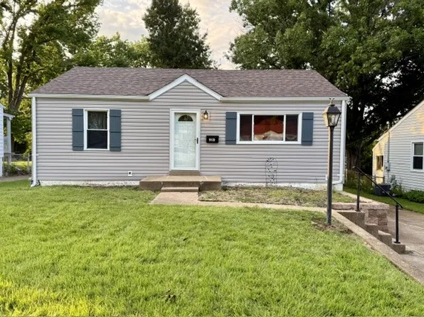 9839 Meadow View Dr, Saint Louis, MO 63114