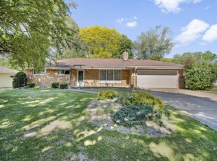 4439 N 109th St, Wauwatosa, WI 53225