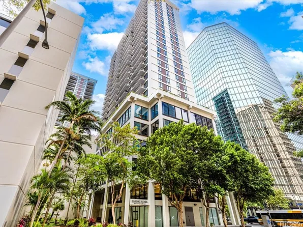 225 Queen St APT 11E, Honolulu, HI 96813