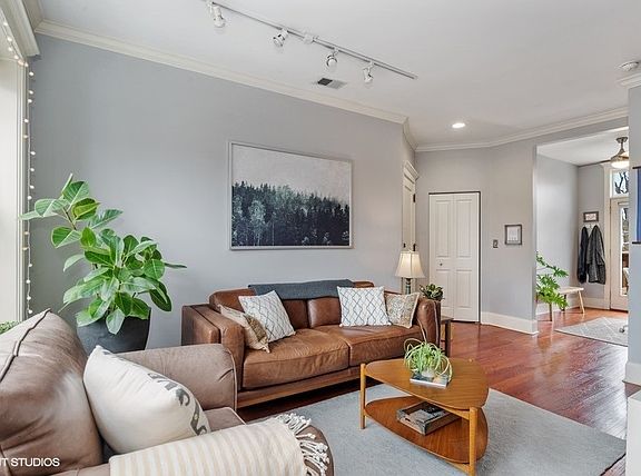 4th image of 5609 N Wayne Ave #3