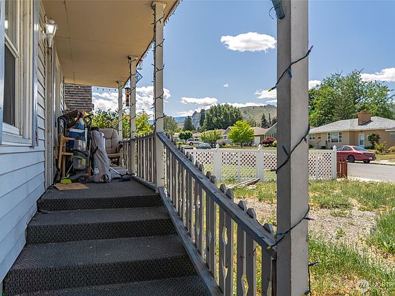3rd image of 229 N Garfield Avenue