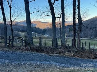 99 Cobblestone Dr, Burnsville, NC 28714