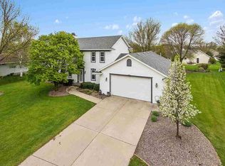 2792 Mayflower Rd, Green Bay, WI 54311