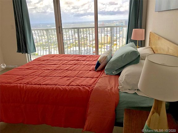 5th image of 1750 N Bayshore Dr APT 1911