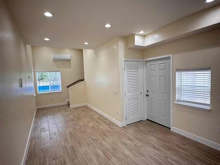 114 Franklin St #D — Photo 2