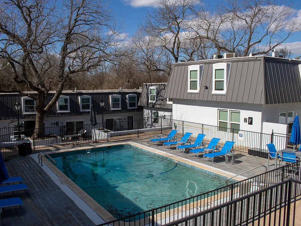 Mueller Crossing