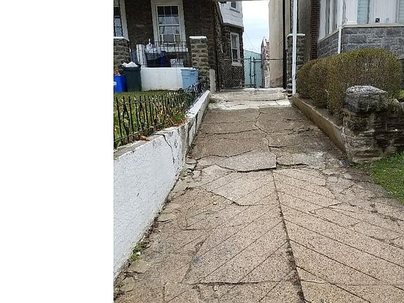 4th image of 126 E Wyoming Ave