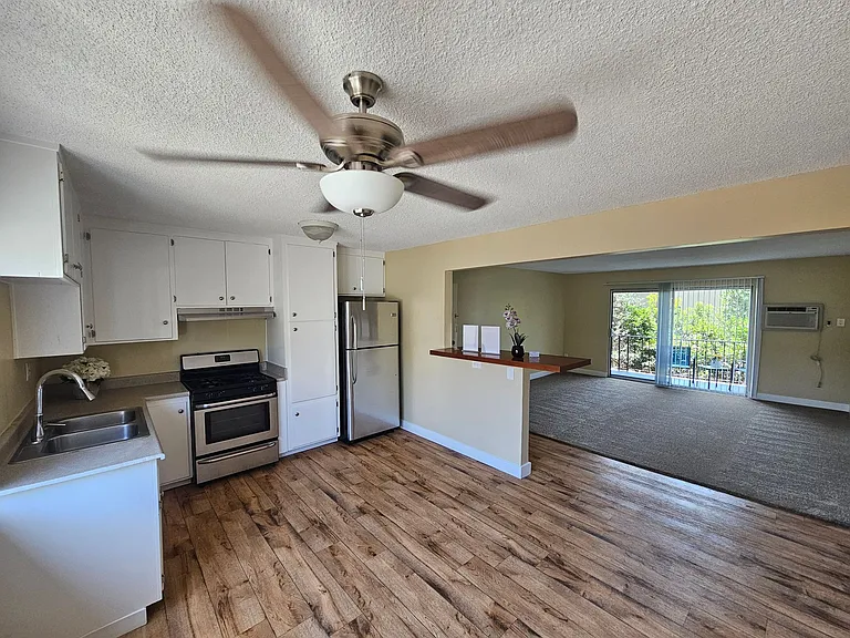 Grossmont Terrace Apartments — Photo 5
