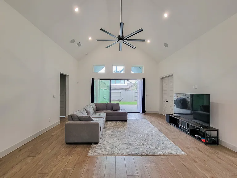 5023 Golden Peach Rd — Photo 8