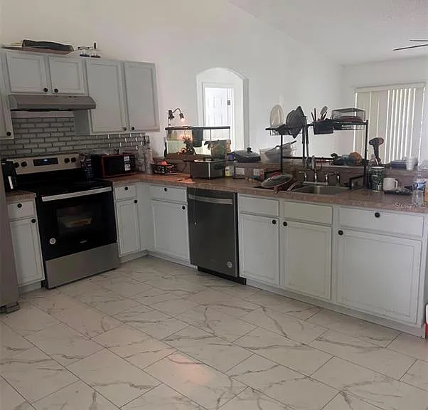 33 Coventry Ct — Photo 2
