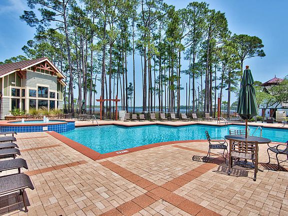 3rd image of 1242 W Lakewalk Cir