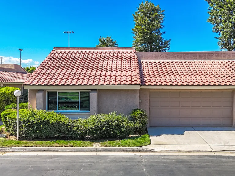 74880 San Simeon Dr — Photo 2