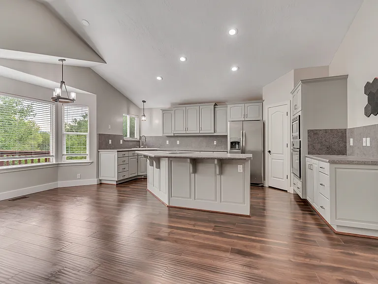 2154 E Wasatch Blvd — Photo 32