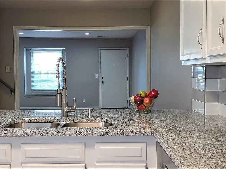 8328 Metcalf Ave — Photo 17