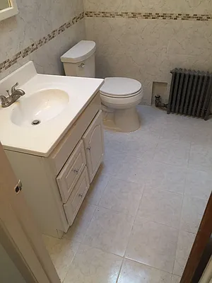 Rented by Metroline Realty | media 32