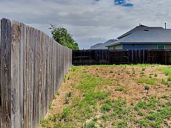 4th image of 24032 Laurel Farms Dr