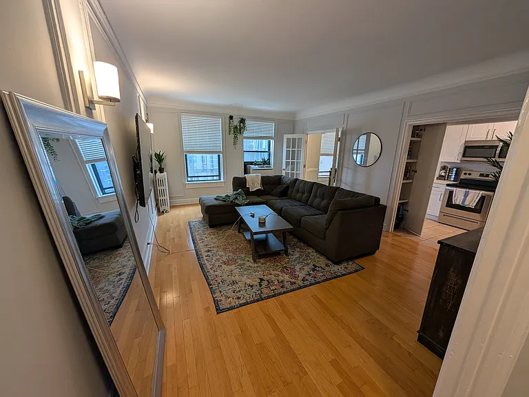 10 W Elm St — Photo 21
