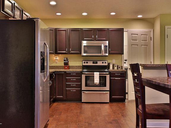 5th image of 9822 Valley Farms Blvd