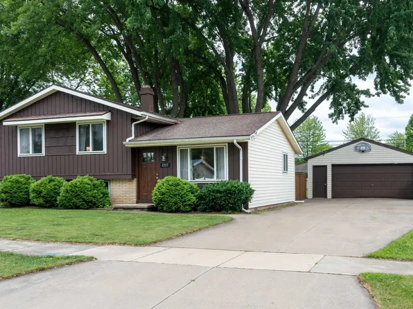 1217 E Mitchell Ave, Appleton, WI 54915