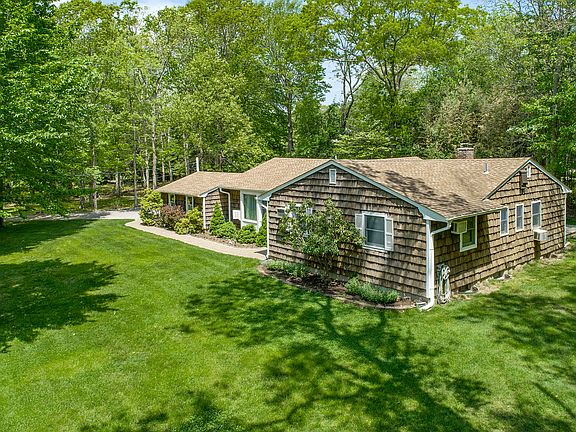 2nd image of 25 Woodland Dr