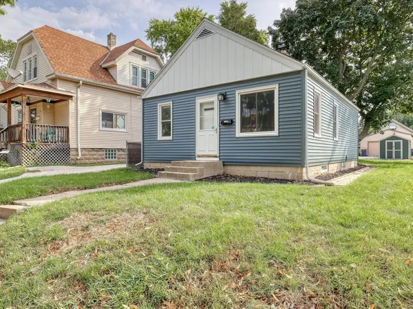 1120 S 86th St, West Allis, WI 53214