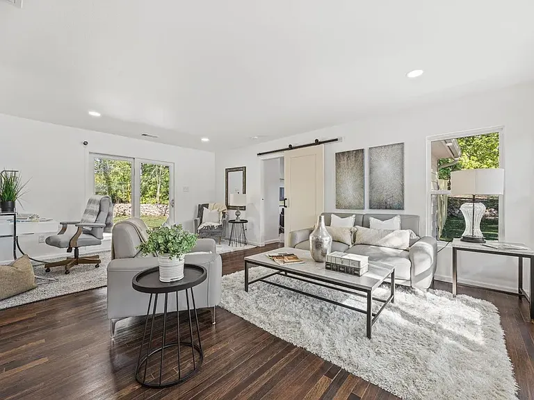 1809 Shepheard Dr — Photo 13