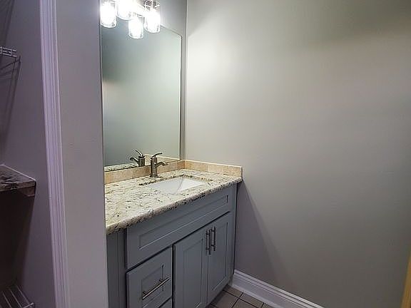 2nd image of 120 Alyene Dr