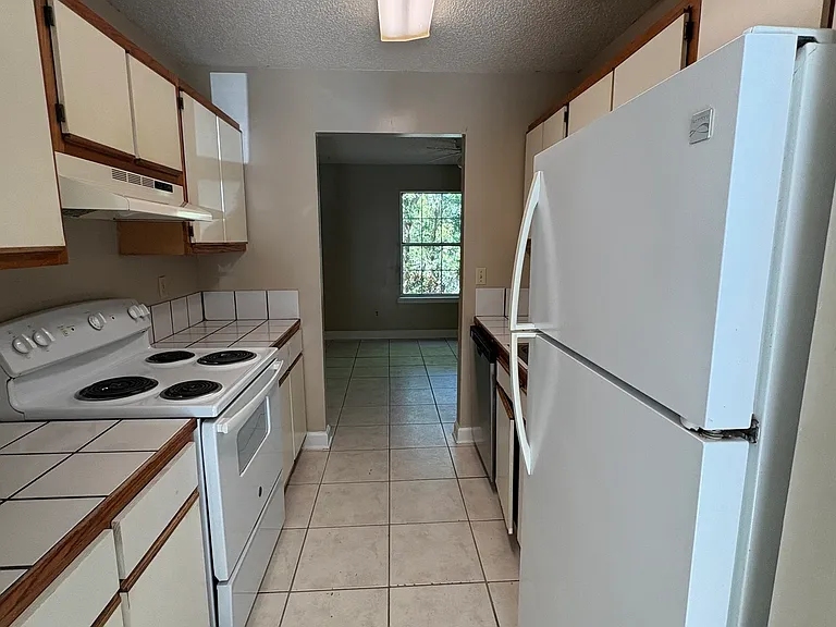 720 Morningside Ln — Photo 6
