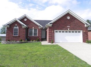 7703 Apple Mill Pl, Louisville, KY 40228