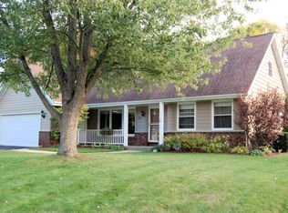 3011 Stonebridge Dr, Racine, WI 53404