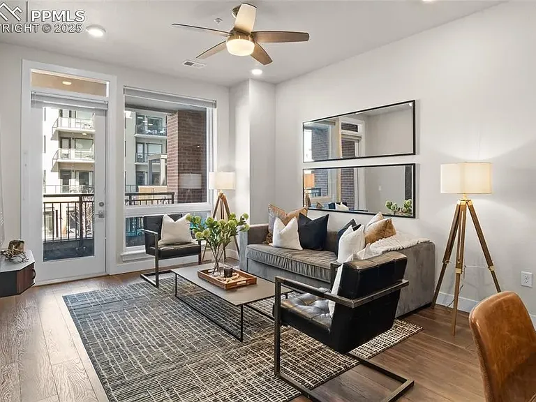 20 Wilcox St #203 — Photo 4
