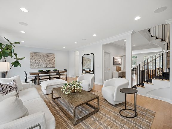 4th image of 1842 Admiral Ct