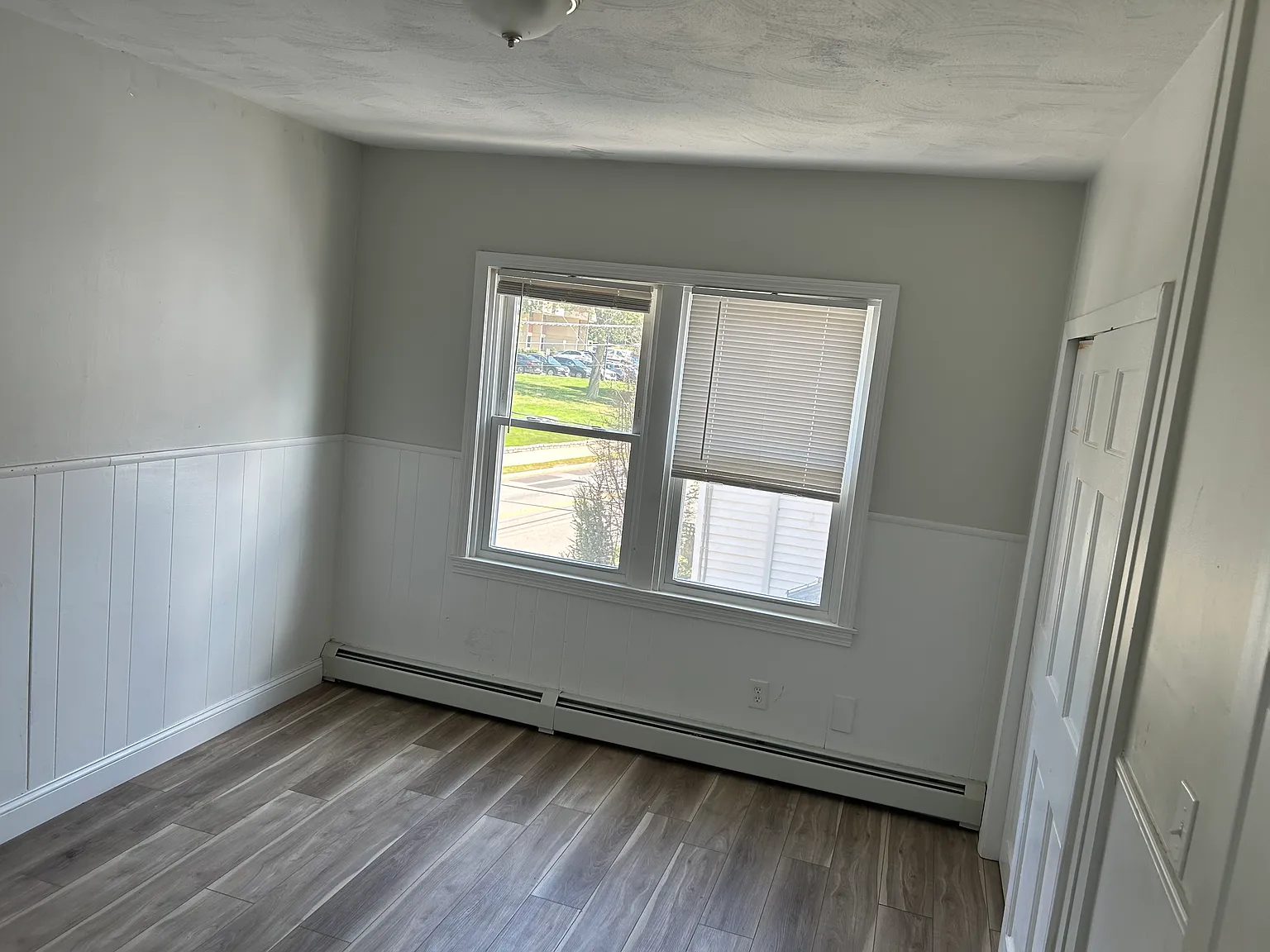 3 bed, 1165 sqft, $2,300 — Photo 2