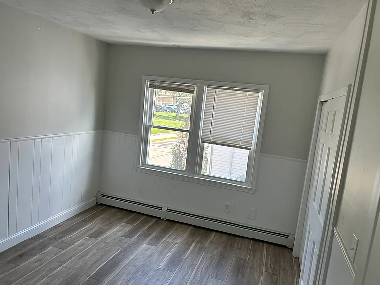 320-322 Eaton St #2 — Photo 2
