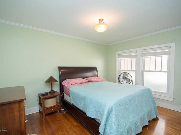 5th image of 2235 Hawthorne Ave