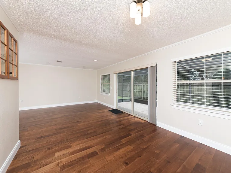 3222 Nottingham Ln — Photo 7