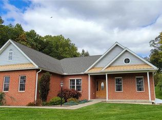 1 Hill Side Dr, Pine Grove, PA 17963