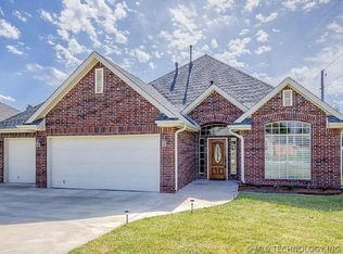 4205 S Fairview Rd, Bartlesville, OK 74006
