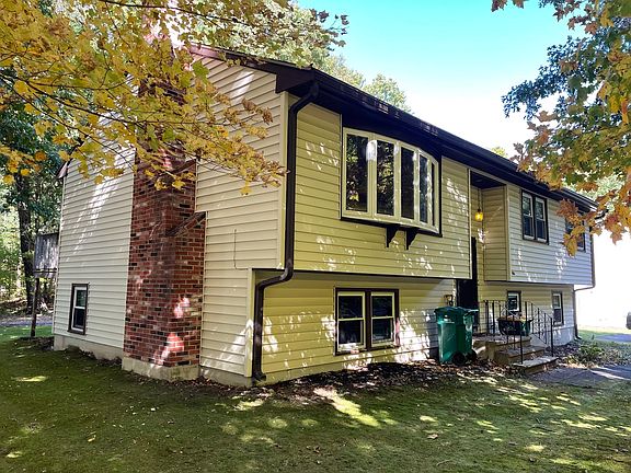 3rd image of 166 Stearns Ave