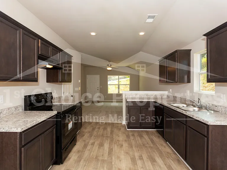 118 Shaley Street4631 Eider Road4631 Rd — Photo 5