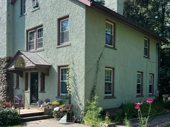 50 Mount Pleasant St, Amherst, MA 01002