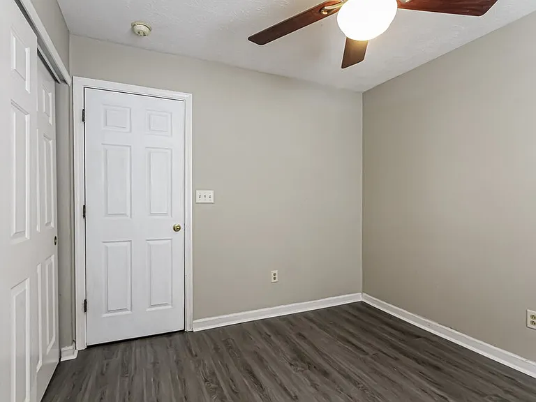 5384 Lakeside Manor Dr — Photo 17