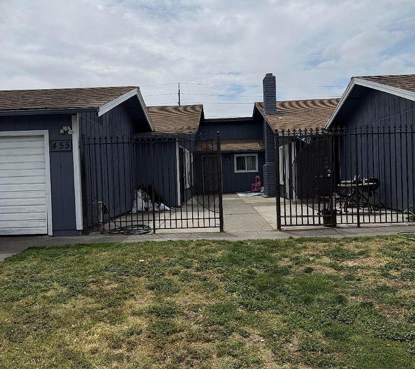 1st image of 453 Jill Cir