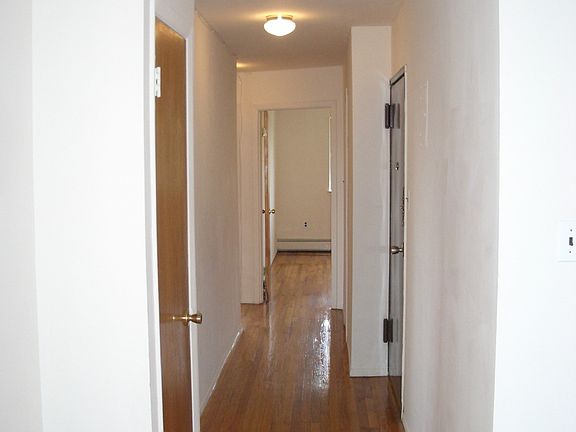 4th image of 2850 46th St #3