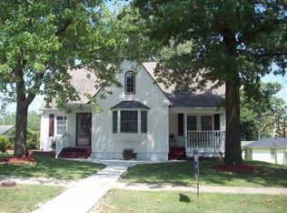 308 N Rubey St, Macon, MO 63552