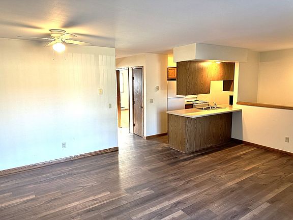 4th image of 506 S Main St #5