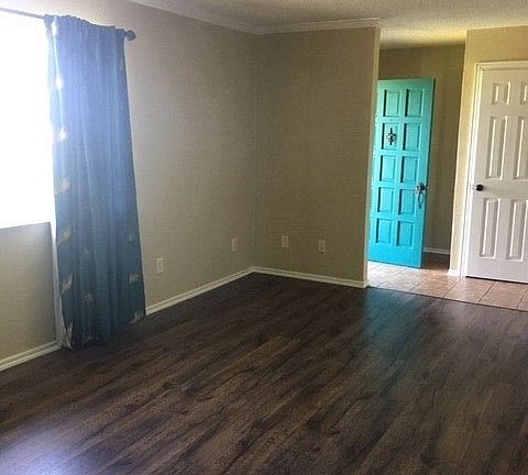 3rd image of 216 W Freeman Ave